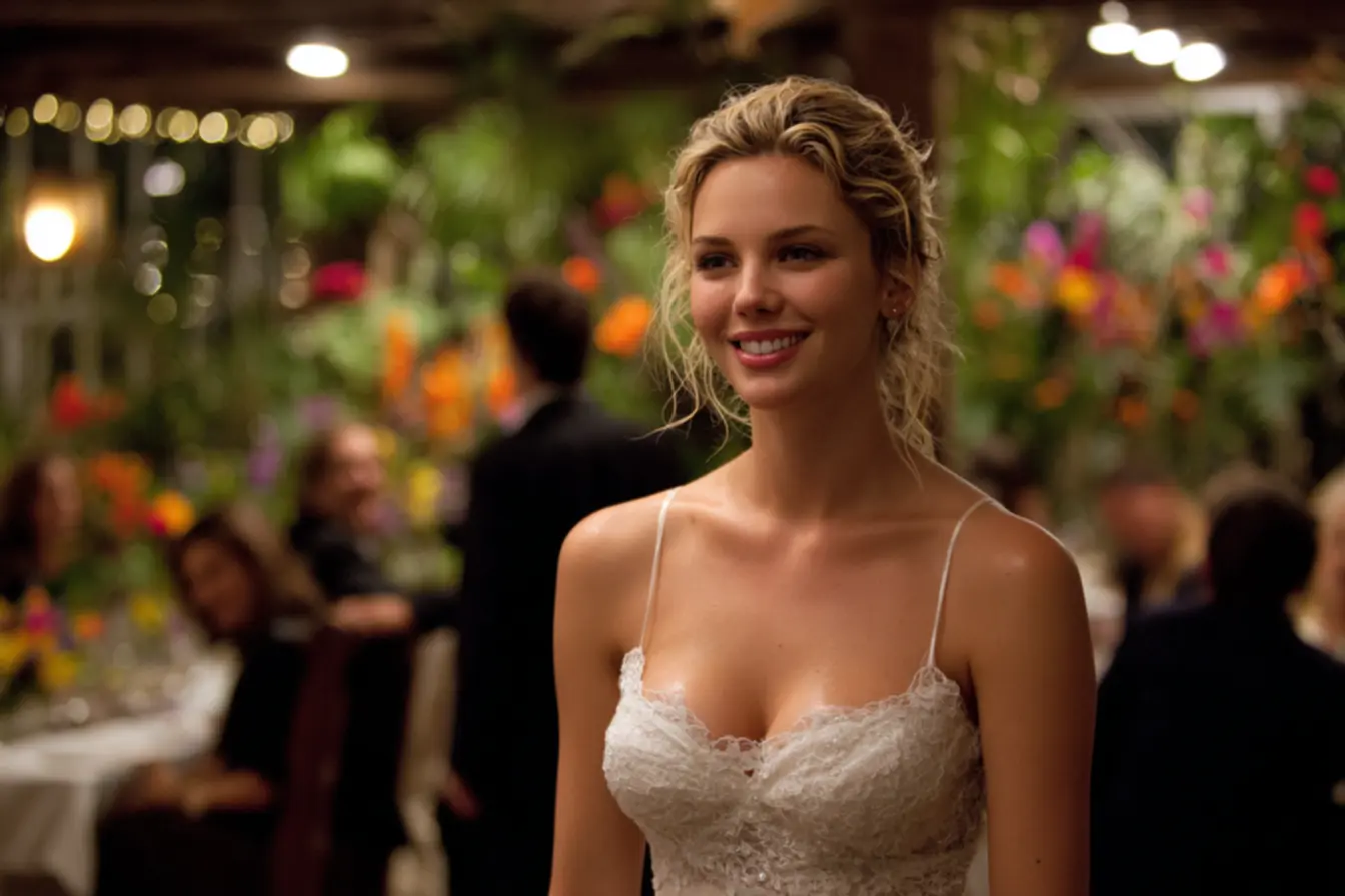 Cena do filme Vestida para Casar mostrando a protagonista