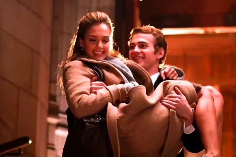 "Awake: A Vida por um fio explora a vulnerabilidade humana e o medo da perda de controle em uma trama de suspense psicológico envolvente."