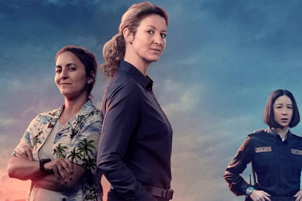 Na segunda temporada de Deadloch, mistério e comédia revelam os segredos obscuros da ambição e da corrupção em Barra Creek.