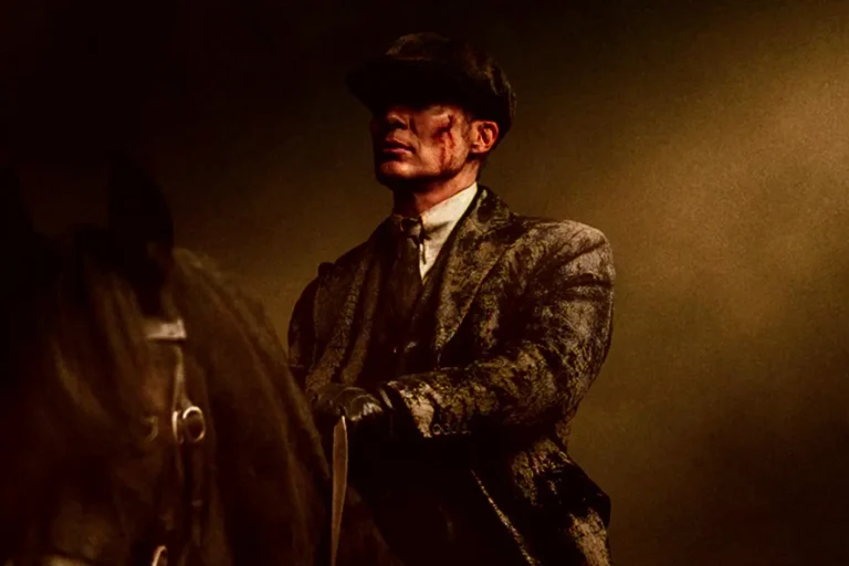 Peaky Blinders: O Homem Imortal explora legados e conflitos familiares, oferecendo uma nova perspectiva sobre a famosa família Shelby.